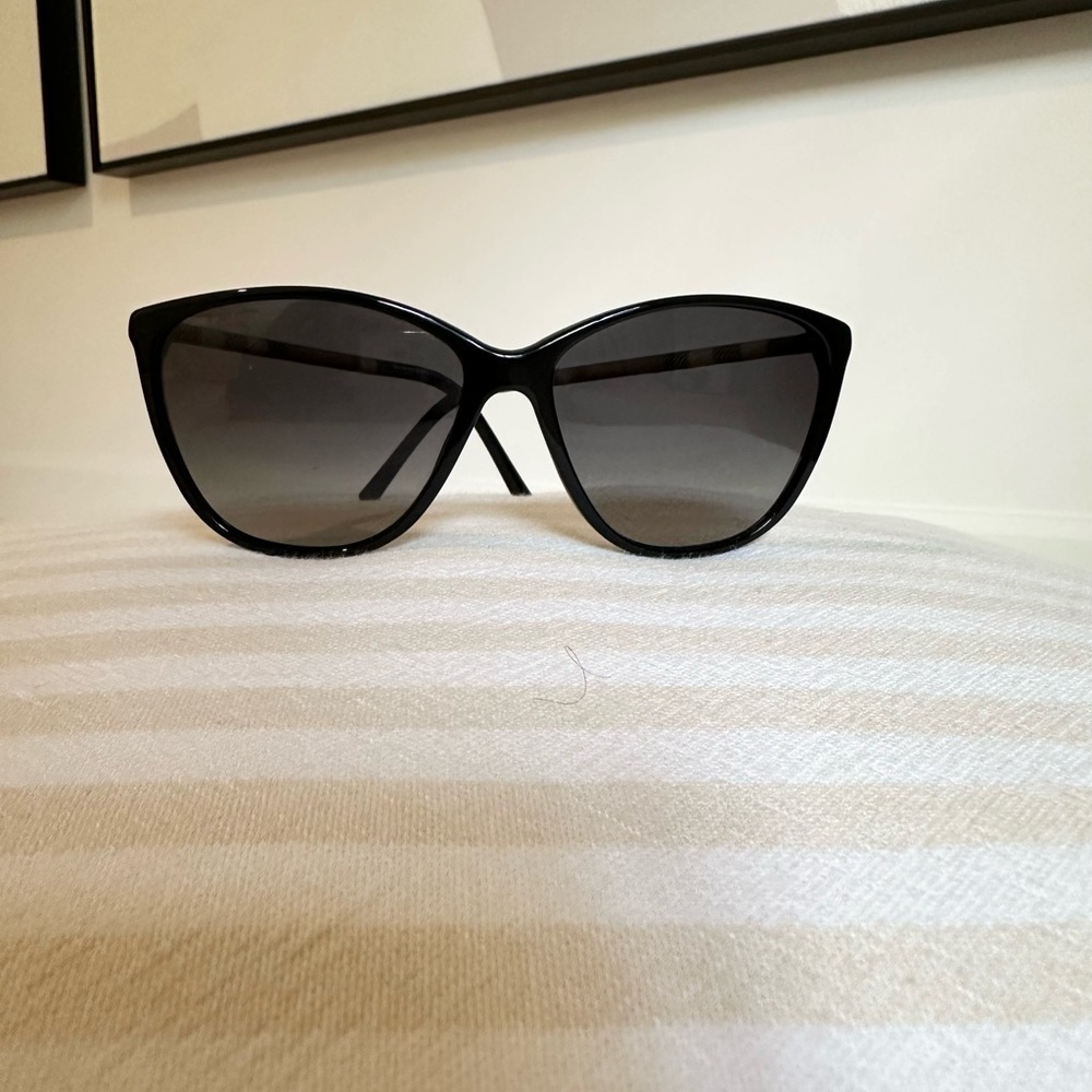 Burberry B 4117 3001/T3 Cat Eye Black Gray Polarized Sunglasses - Picture 3 of 5